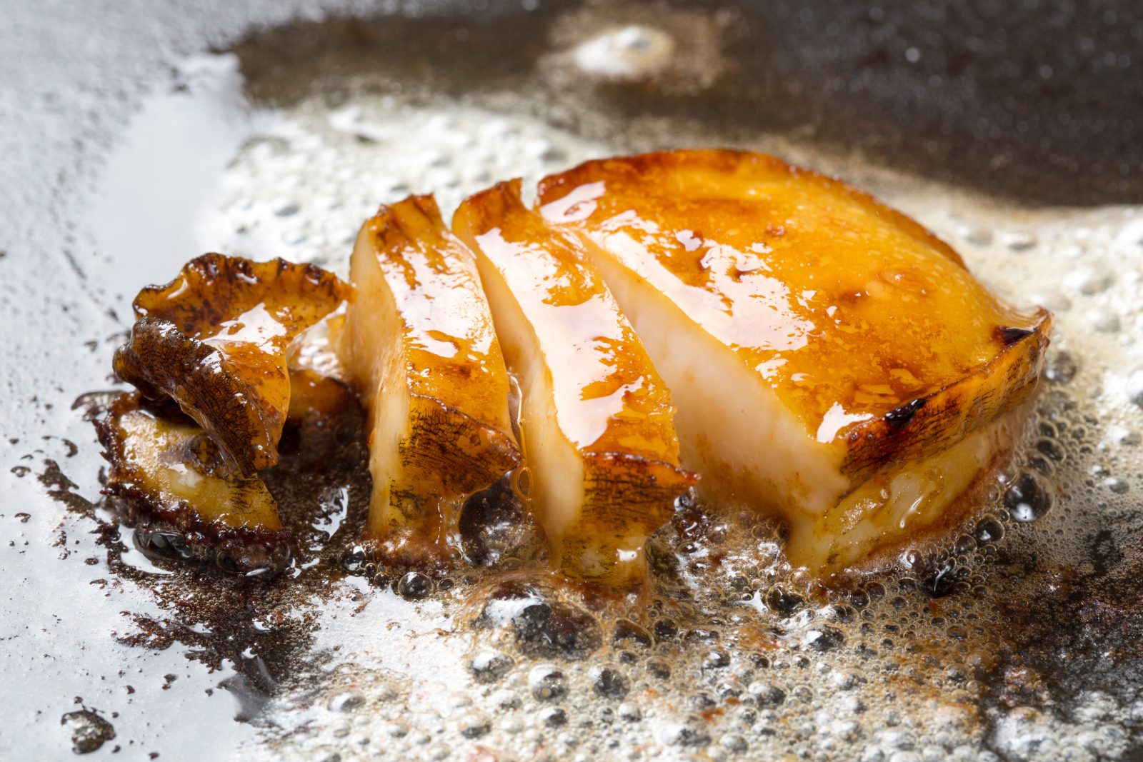 Accommodation abalone steak present at Privilege Suite, June limited, evening breakfast, with lounge