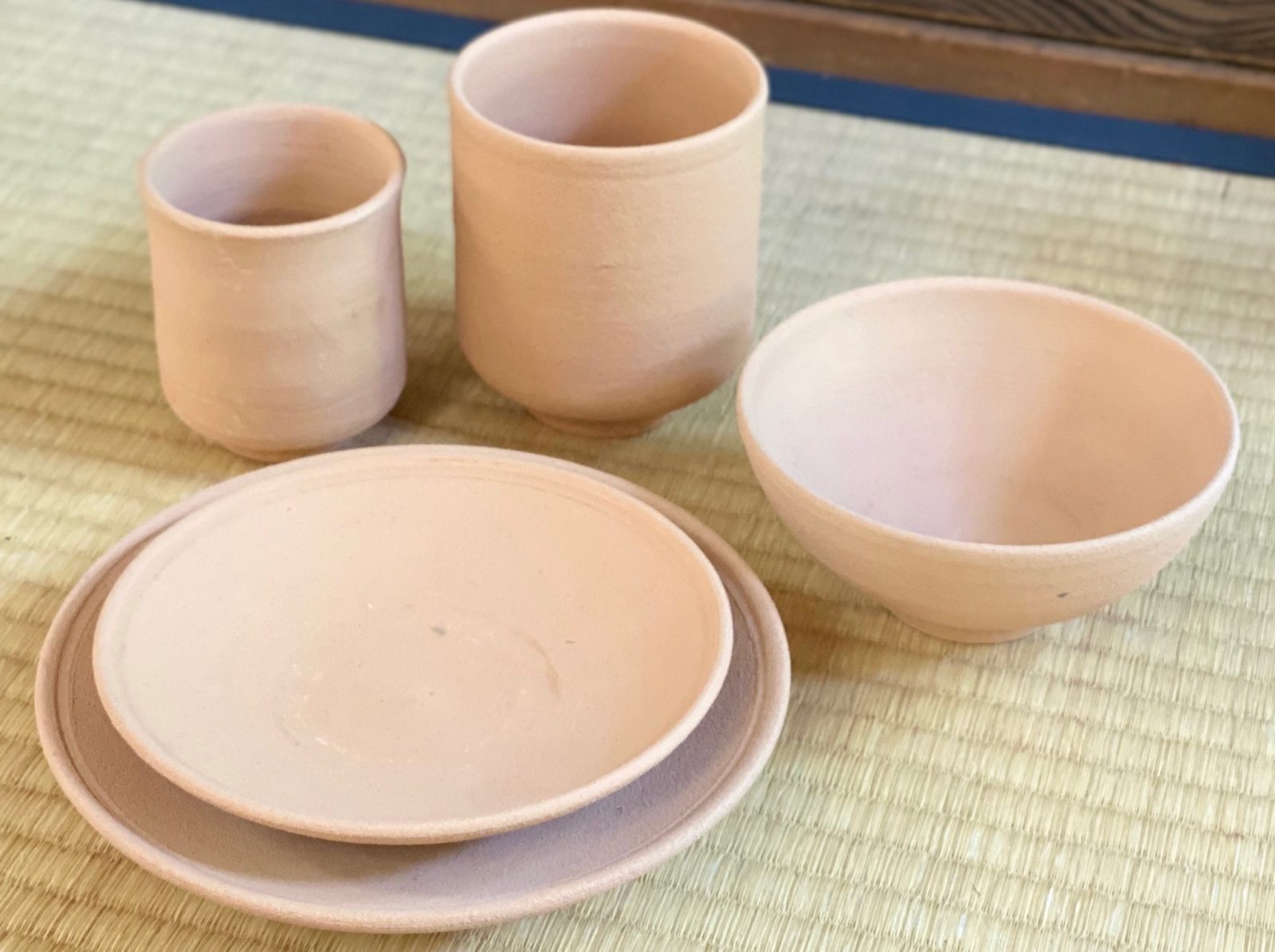 唐津焼窯元 鏡山窯で絵付体験